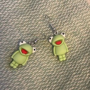 Dangle frog earrings